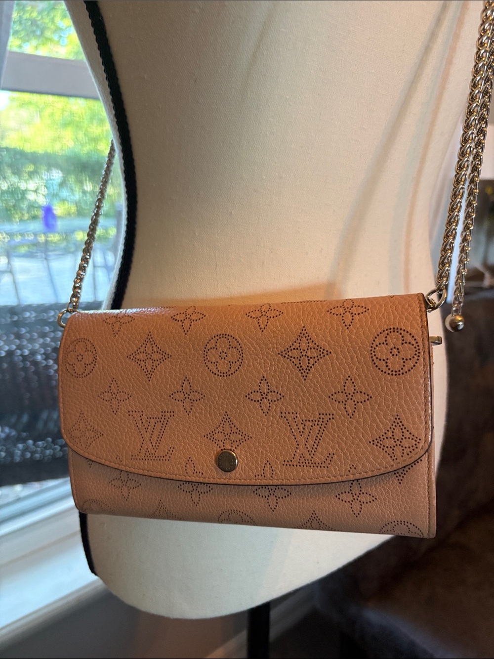 Louis Vuitton Pink Mahina Leather Crossbody XL Wallet on chain